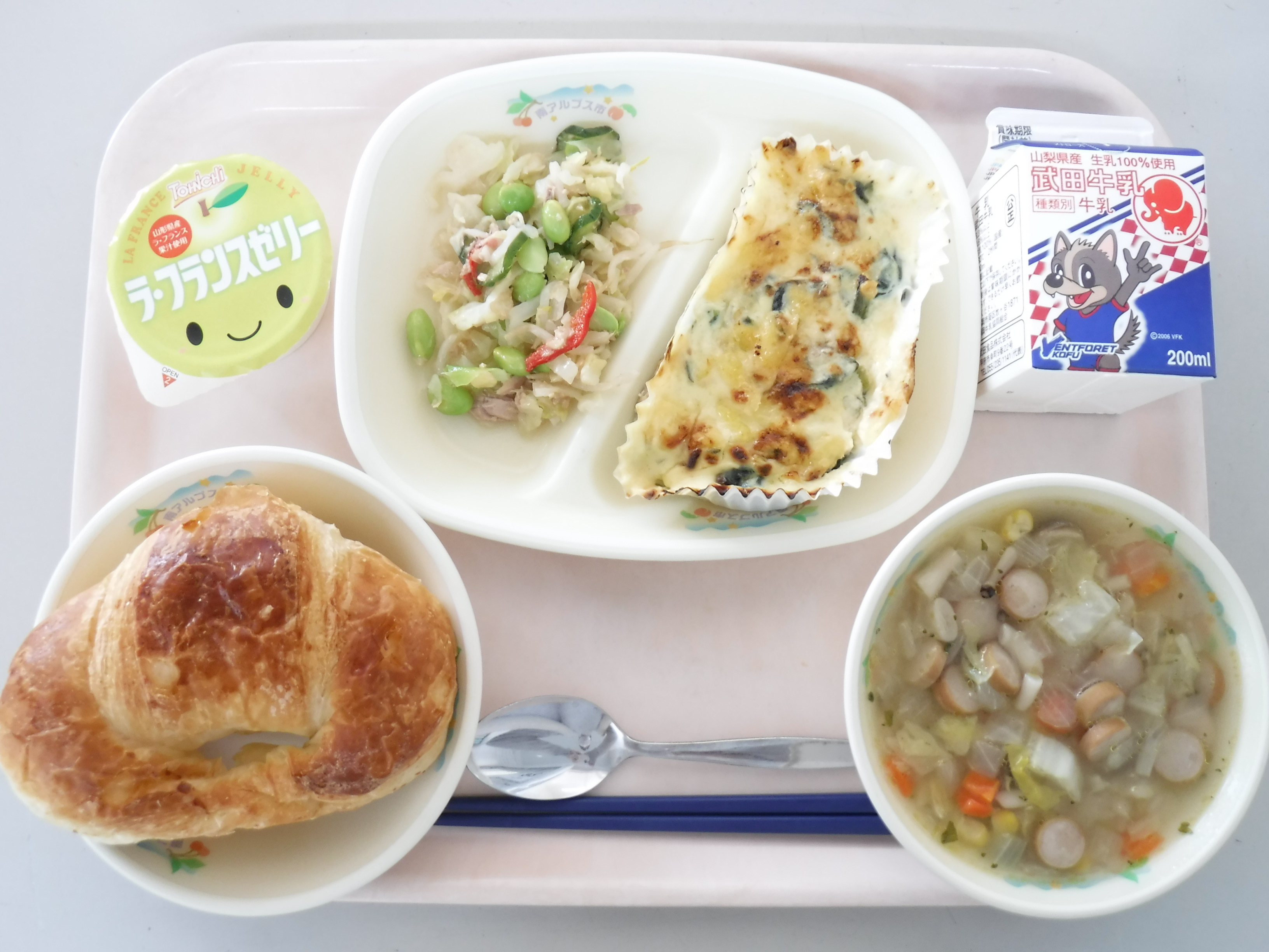 R5.1.24 給食週間 フランスの料理や食べ物.JPG