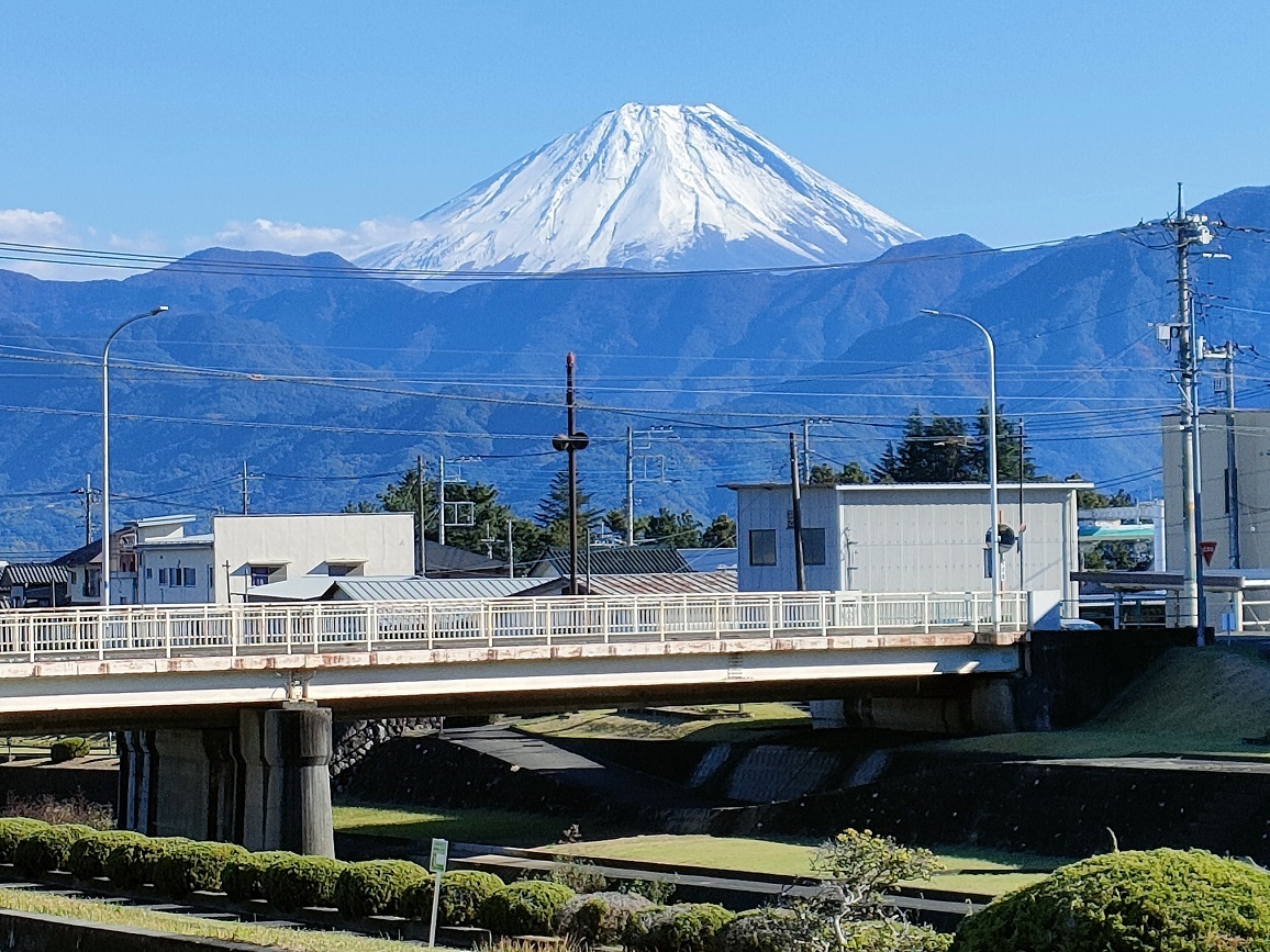 19富士山の雪化粧.jpg