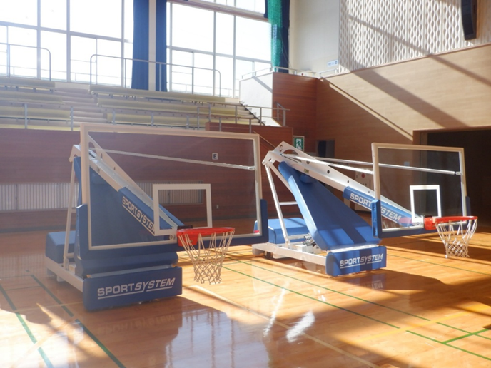 櫛形総合体育館移動式バスケットゴール.png