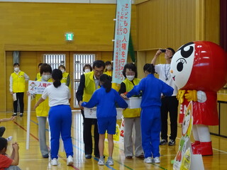 南湖小 人権の花1.JPG