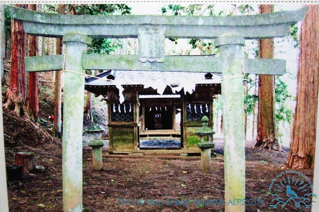 写真:No.189 夏 名称:白山神社 所在地:築山 