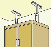 家具を天井で固定する突っ張り棒のイラスト