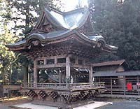 高尾穂見神社神楽殿