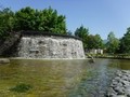 甲西ふれあい公園内の滝つき池の写真