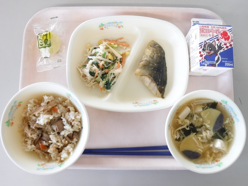 R3.10.18 十三夜給食.JPG